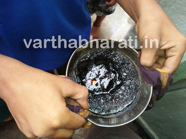 ಗದಗ: ಗ್ರಾಮಸ್ಥರನ್ನು ಕಂಗೆಡಿಸಿದ ಪ್ಲಾಸ್ಟಿಕ್ ಸಕ್ಕರೆ